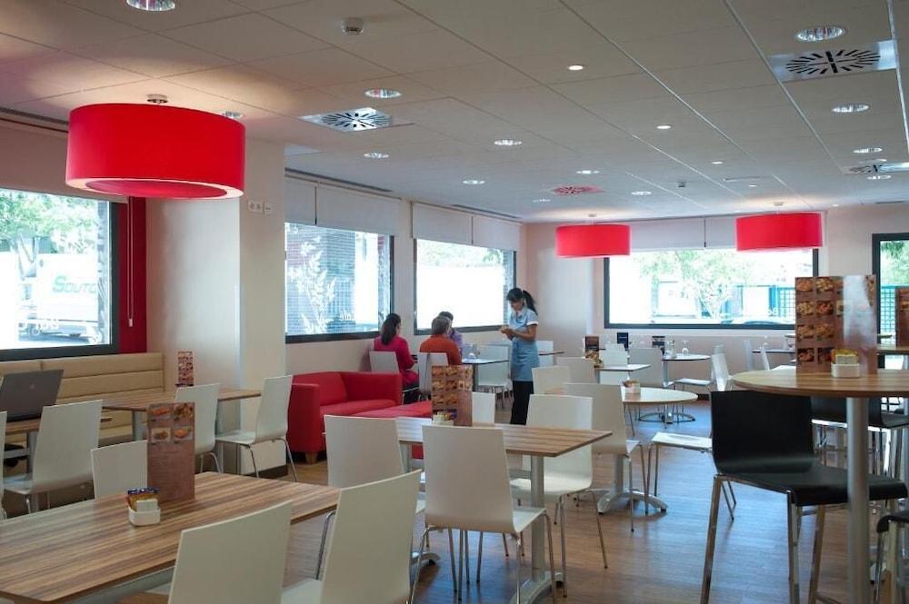 Travelodge Madrid Metropolitano Εξωτερικό φωτογραφία